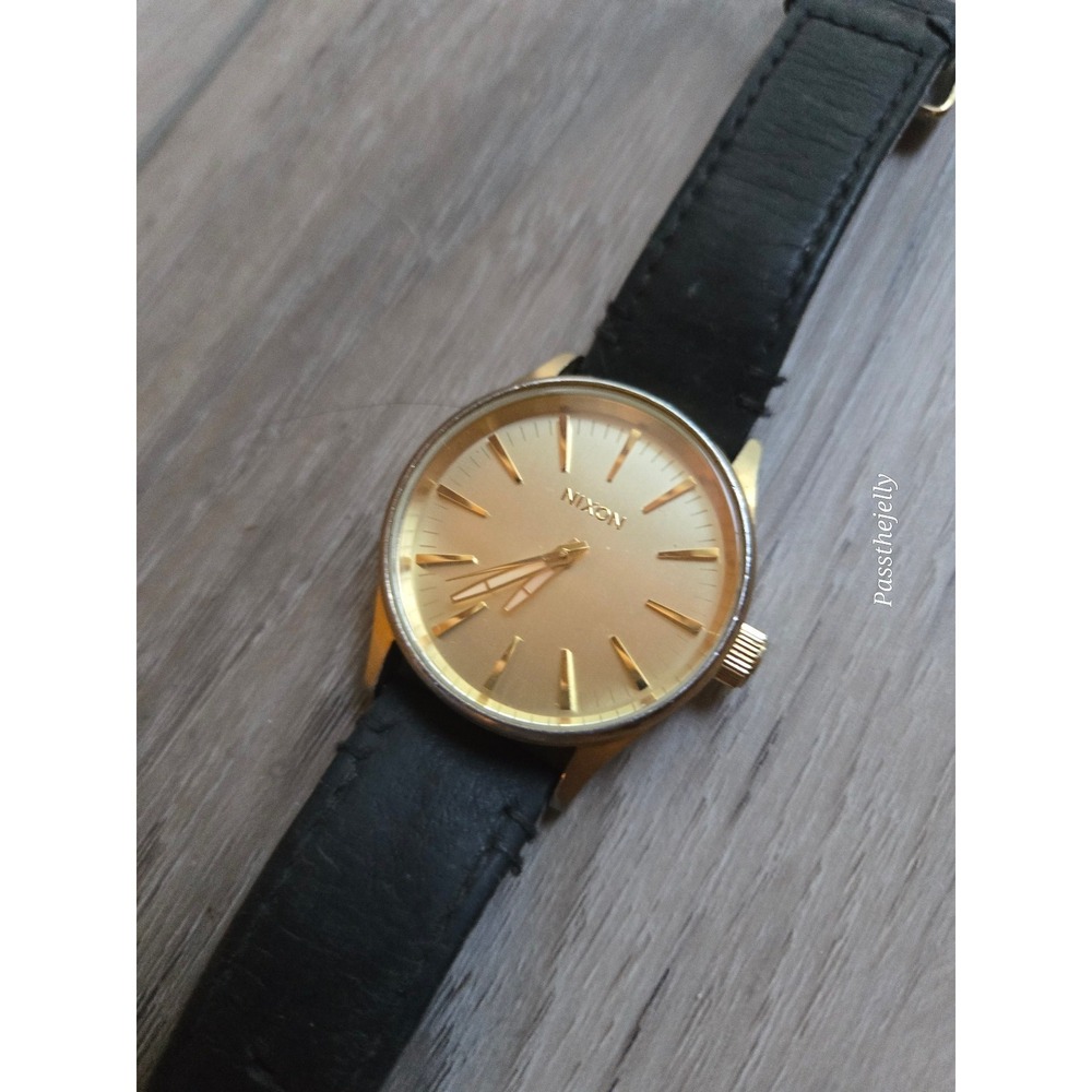 Nixon Sentry 38 Watch Mens Gold‎ Tone Gold Dial Black Leather Minimalist Dress